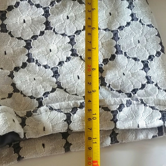 Maurices Ladies Floral Lace Short Shorts - Picture 7 of 10